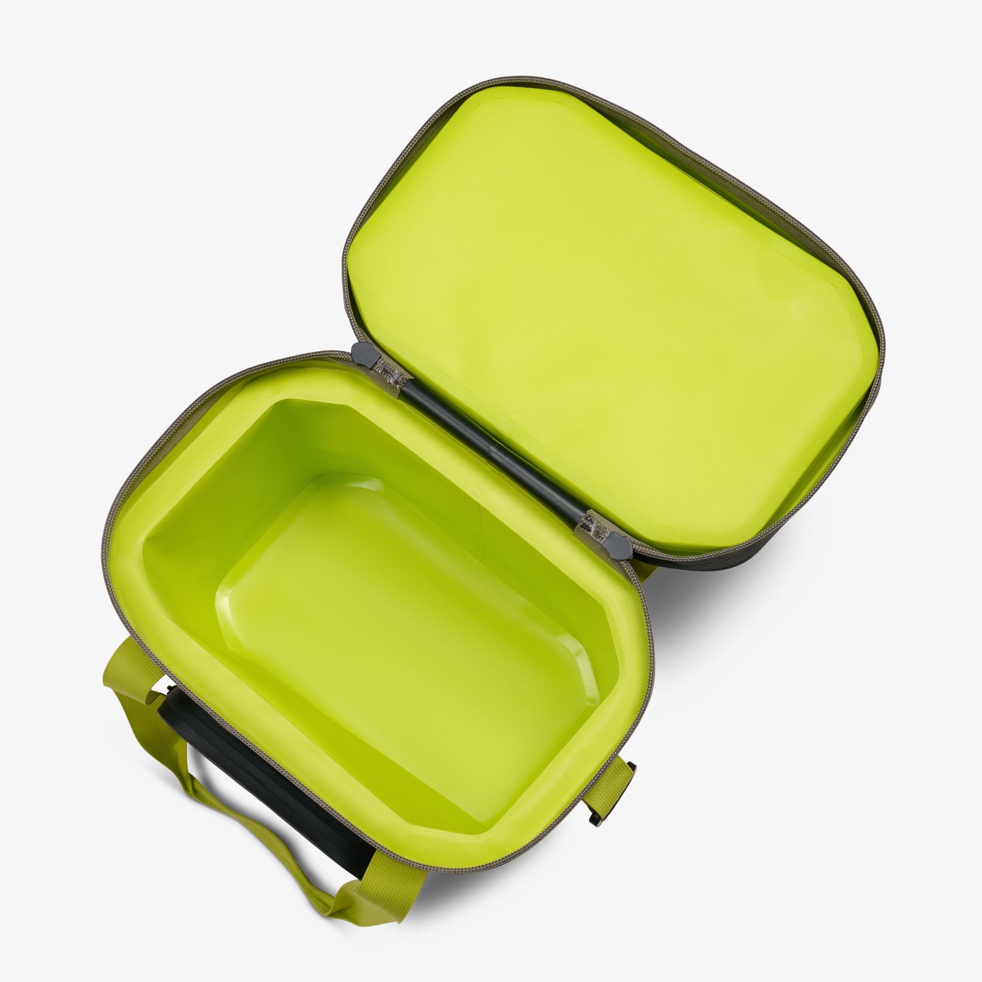 Trailmate® 18-Can Cooler Bag Y3 - Jet Carbon - Open View