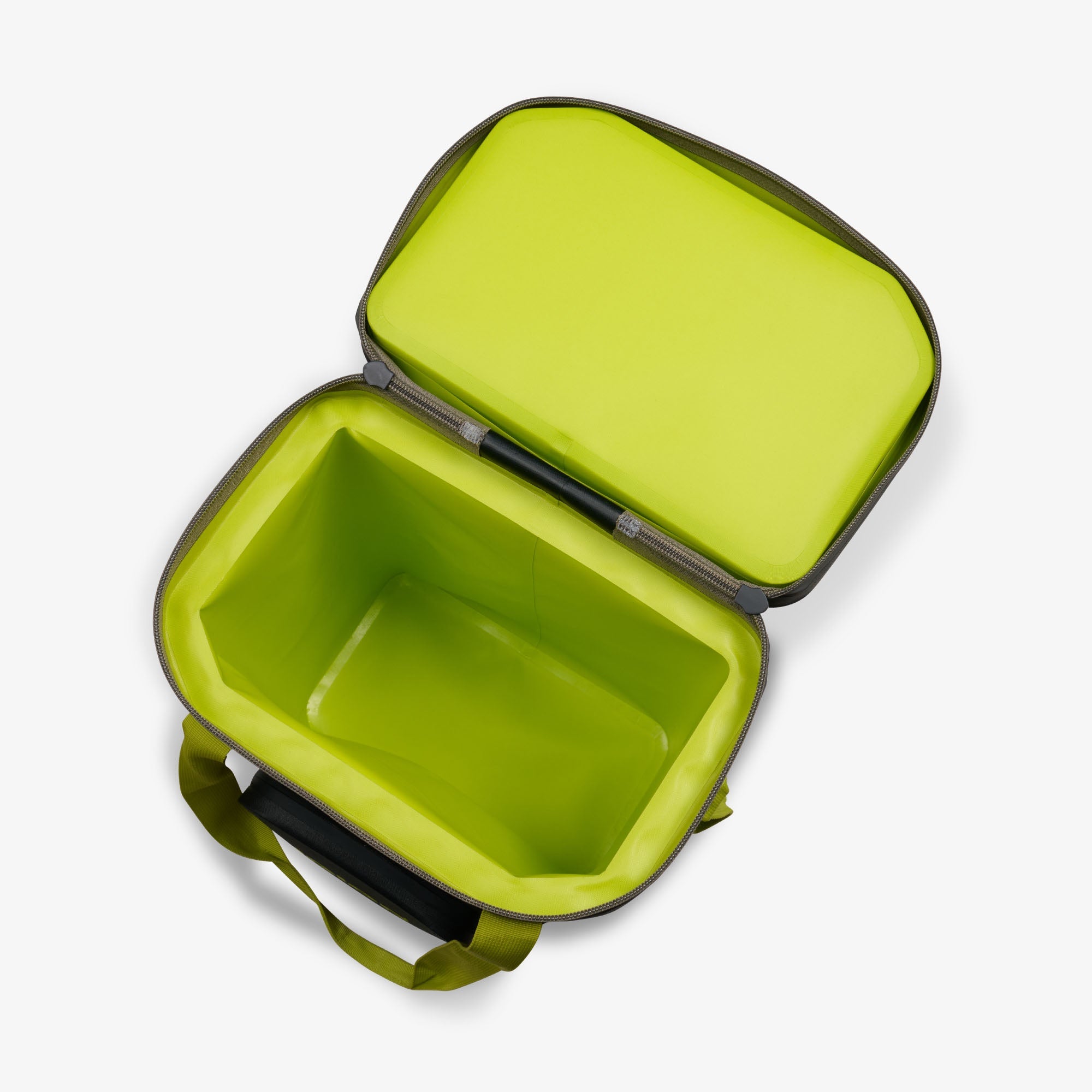 Trailmate® 32-Can Backpack P7 - Jet Carbon - Open View